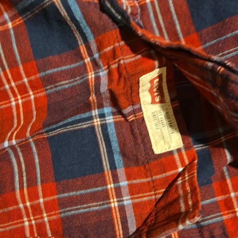 Levi’s Shirt Mens Large Red Plaid Short Sleeve Button Front Pocket Collard